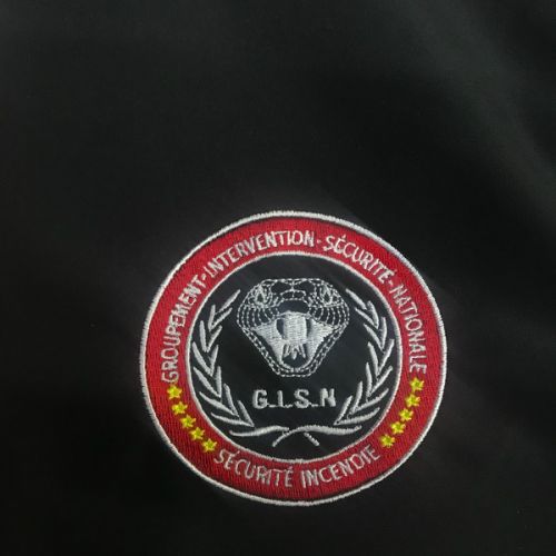 Broderie 5 couleurs sur softshell