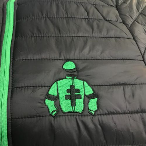 Broderie 2 couleurs coeur sur doudoune pour Ecurie d'Héripré