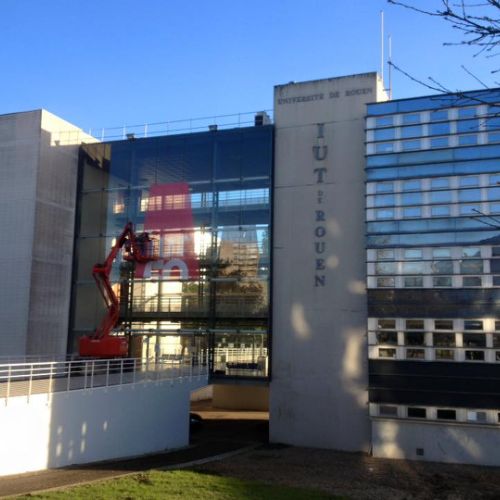 Pose microperforés sur verrire IUT de Rouen